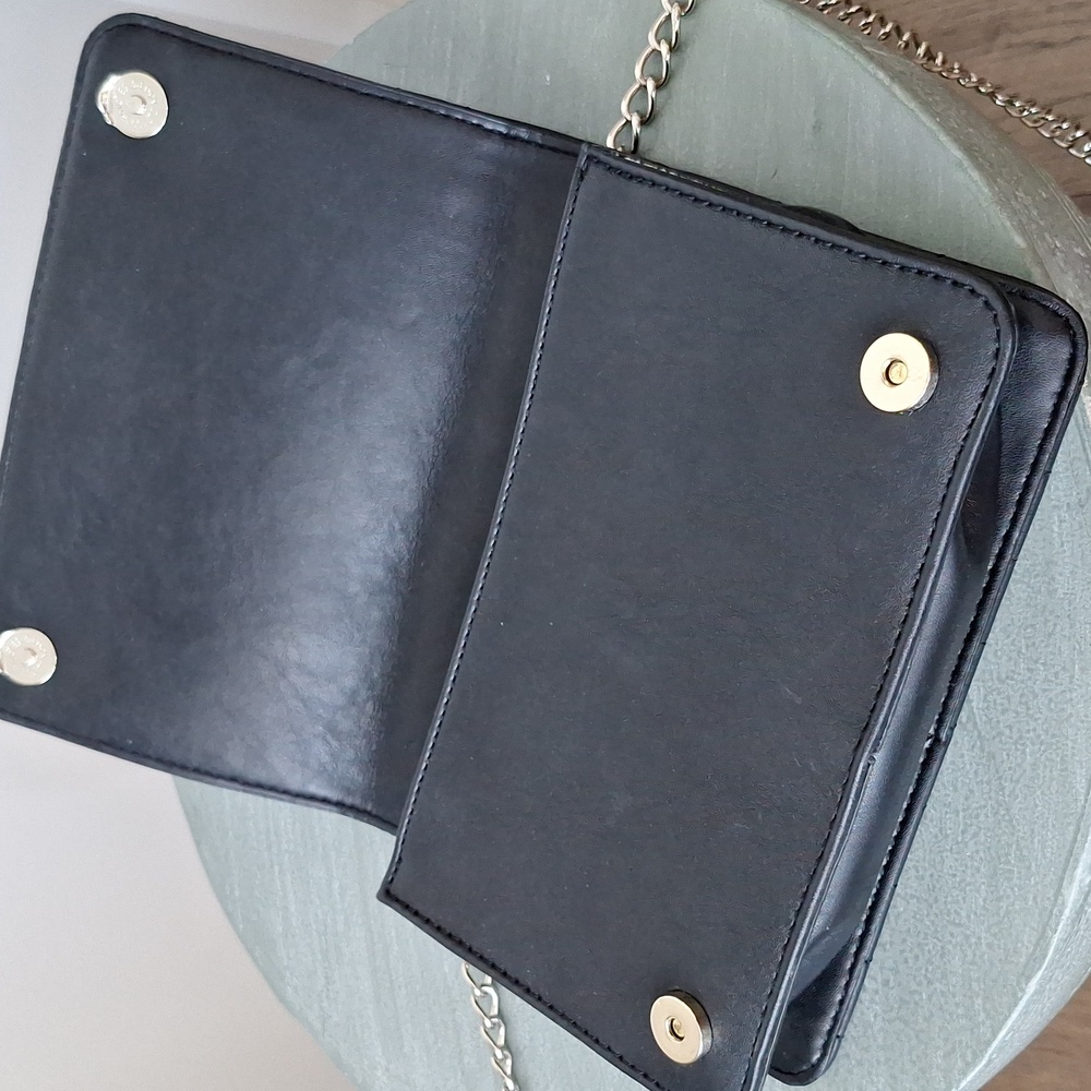 GUESS "Kalmen Messenger" Purse - Picture 8 of 10